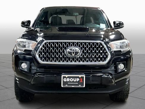 Used 2019 Toyota Tacoma TRD Sport AWD/4WD image 3