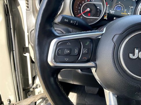 Used 2021 Jeep Wrangler Unlimited Rubicon image 18