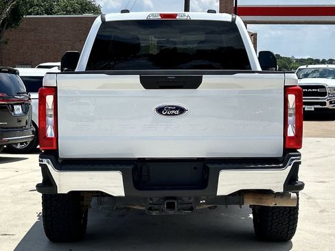 Used 2024 Ford F250 XLT w/ FX4 Off-Road Package AWD/4WD image 5