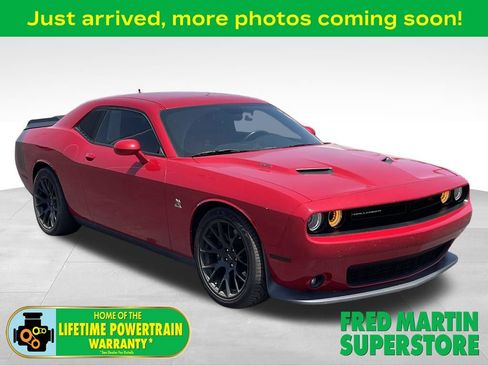Used 2016 Dodge Challenger R/T Scat Pack RWD image 1