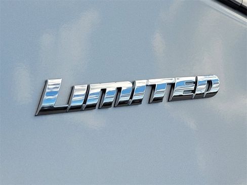 Used 2025 Toyota Tundra Limited image 11