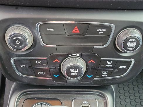 Used 2018 Jeep Compass Trailhawk w/ Navigation Group image 29