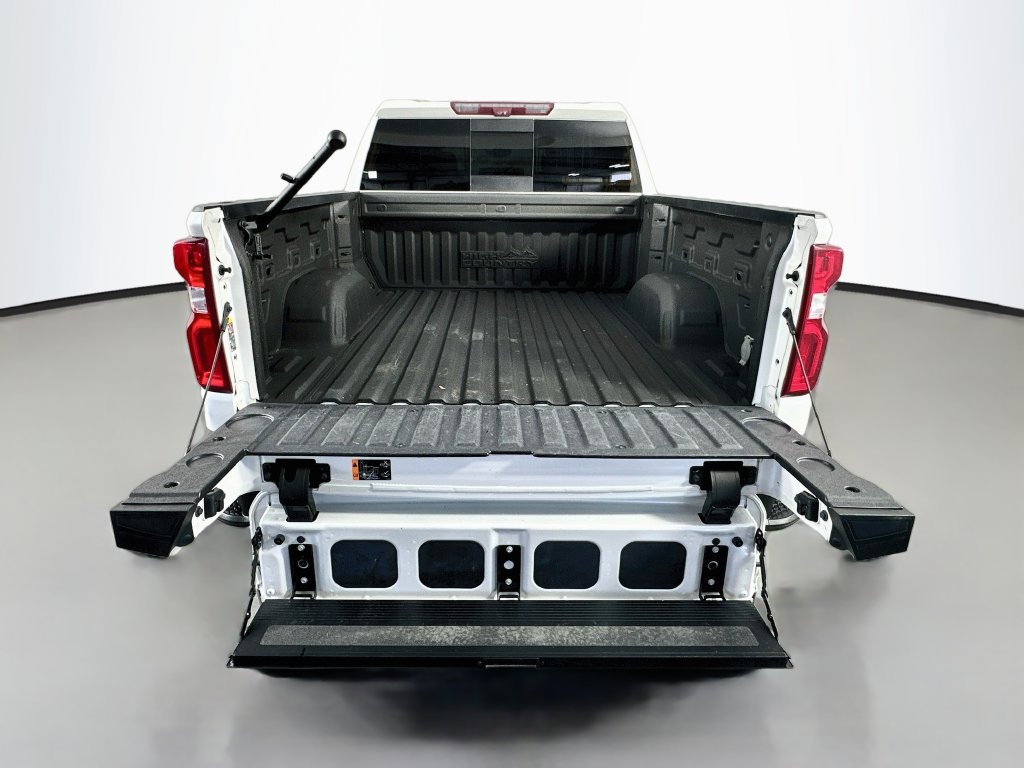 Used 2022 Chevrolet Silverado 1500 High Country w/ Technology Package AWD/4WD image 30