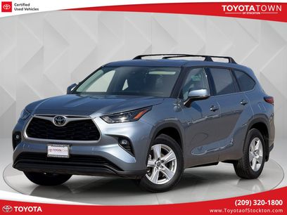 Certified 2022 Toyota Highlander LE