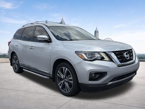 Used 2019 Nissan Pathfinder Platinum w/ Cargo Package FWD image 29