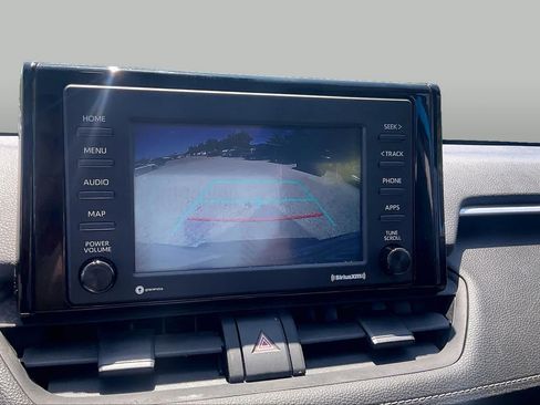 Used 2020 Toyota RAV4 XLE w/ Convenience Package FWD image 27