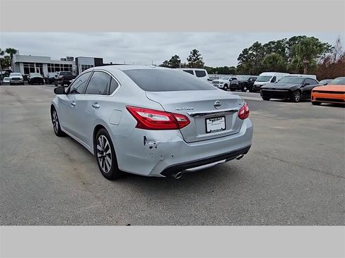 Used 2017 Nissan Altima 2.5 SL w/ Moonroof Package image 31