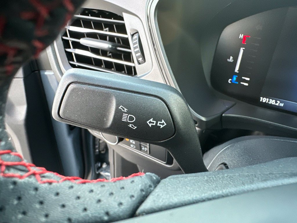 Used 2024 Ford Escape ST-Line w/ Tech Pack #1 AWD/4WD image 28