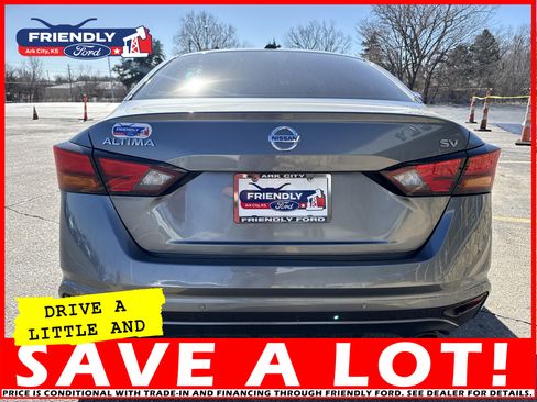 Used 2022 Nissan Altima 2.5 SV w/ SV Premium Package image 6