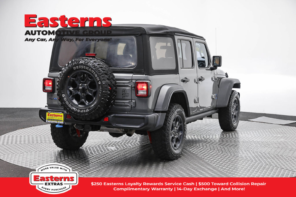 Used 2023 Jeep Wrangler Unlimited w/ Cold Weather Group AWD/4WD image 6