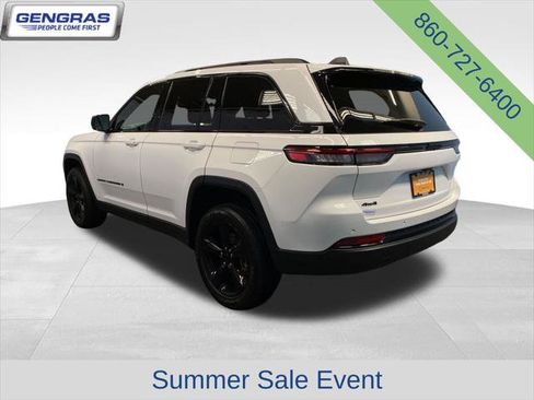 Certified 2025 Jeep Grand Cherokee Altitude AWD/4WD image 5