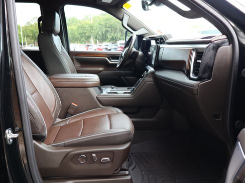 Used 2025 GMC Sierra 2500 Denali w/ Denali Reserve Package AWD/4WD image 32