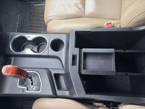 Used 2018 Toyota Sequoia Platinum image 42