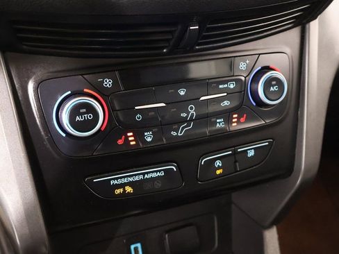 Used 2019 Ford Escape SE image 7