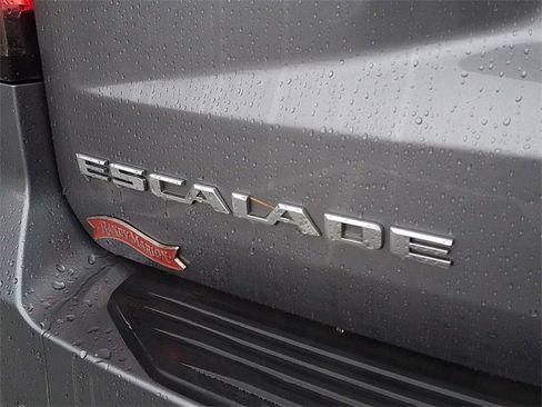 Used 2022 Cadillac Escalade Premium Luxury w/ Performance Package image 28