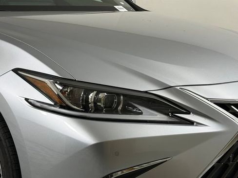 Used 2025 Lexus ES 350 w/ Premium Package FWD image 15