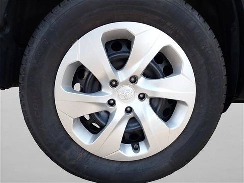 Certified 2023 Toyota RAV4 LE AWD/4WD image 7