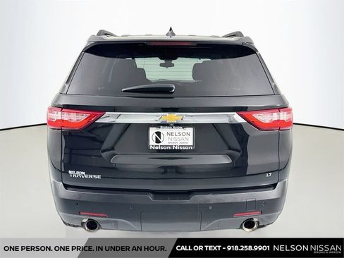 Used 2021 Chevrolet Traverse LT FWD image 6