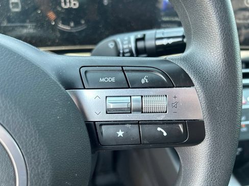 Used 2025 Hyundai Santa Cruz SE AWD/4WD image 14
