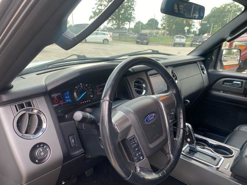 Used 2017 Ford Expedition Platinum RWD image 6