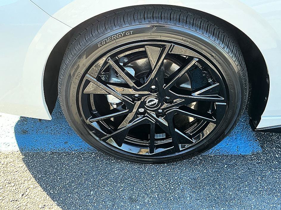 Certified 2025 Nissan Sentra SR w/ SR Premium Package FWD image 9