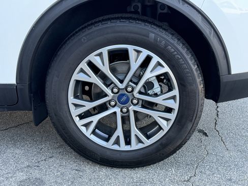 Certified 2022 Ford Escape SEL image 10