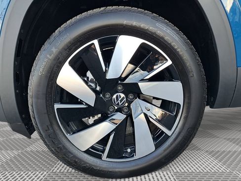 New 2025 Volkswagen Atlas Cross Sport SEL image 10
