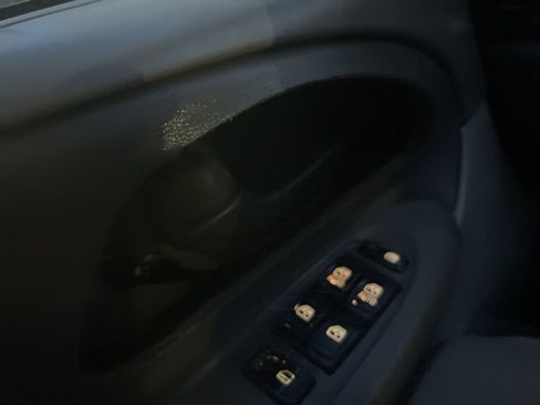 Used 2002 Chevrolet TrailBlazer LS w/ Preferred Equipment Group image 11