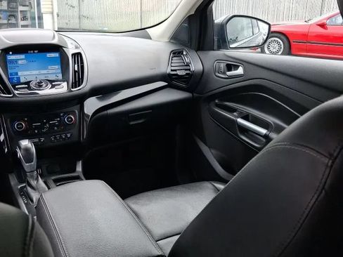 Used 2019 Ford Escape Titanium AWD/4WD image 24