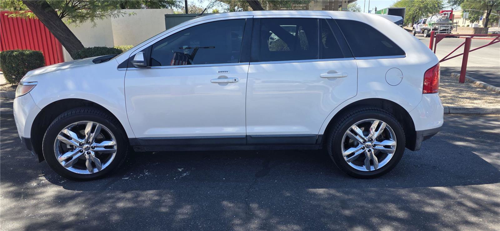 Used 2012 Ford Edge Limited FWD image 8