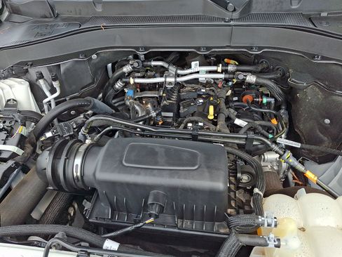 Certified 2023 Ford Explorer XLT w/ Equipment Group 202A AWD/4WD image 28