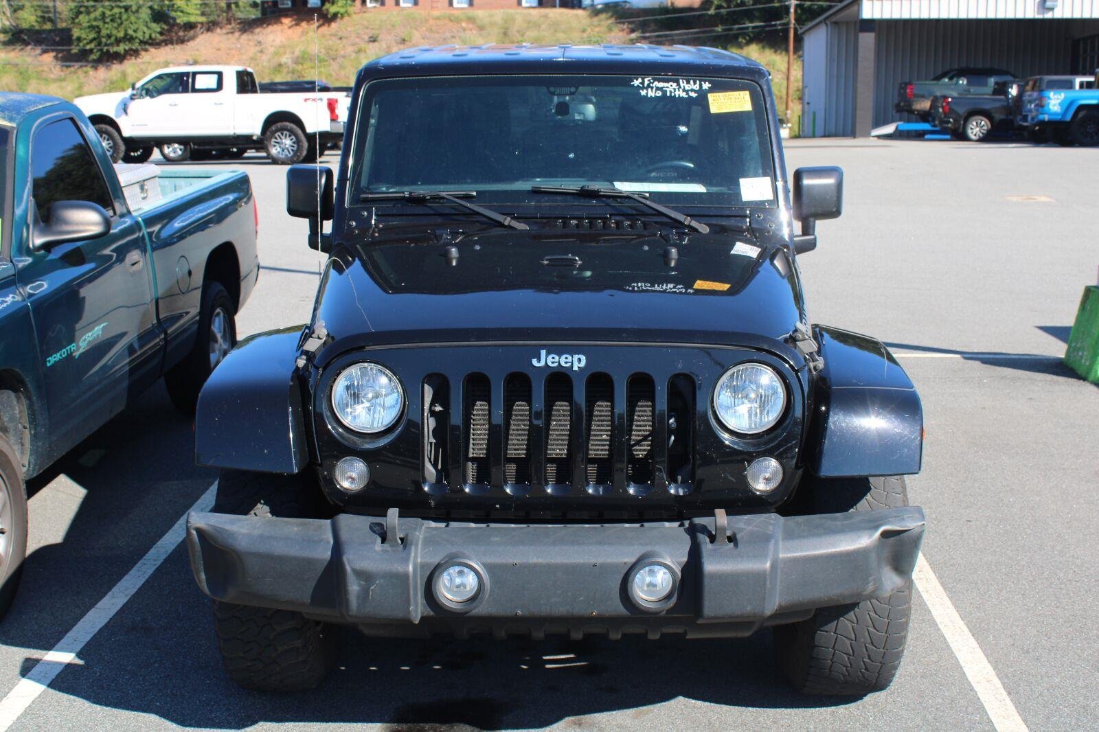Used 2016 Jeep Wrangler Unlimited Rubicon w/ Connectivity Group AWD/4WD image 2