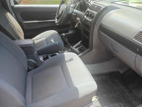 Used 2004 Nissan Frontier XE w/ (VTP) Value Truck Pkg RWD image 18