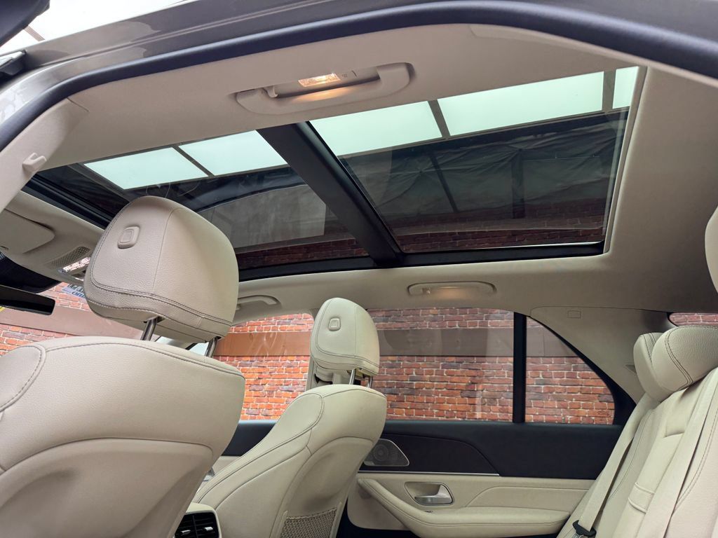 Used 2022 Mercedes-Benz GLE 450 4MATIC image 3
