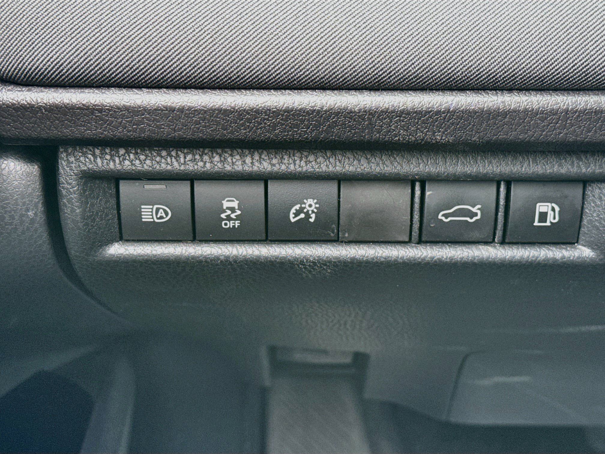 Used 2026 Toyota Camry LE FWD image 17