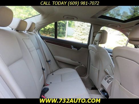 Used 2011 Mercedes-Benz C 300 4MATIC Sedan image 9