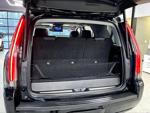 Used 2016 Cadillac Escalade Luxury image 24