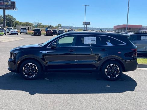 New 2026 Kia Sorento S w/ S Panoramic Sunroof Package FWD image 4