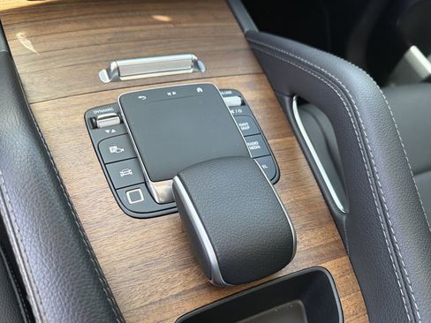 Used 2025 Mercedes-Benz GLE 350 4MATIC image 19