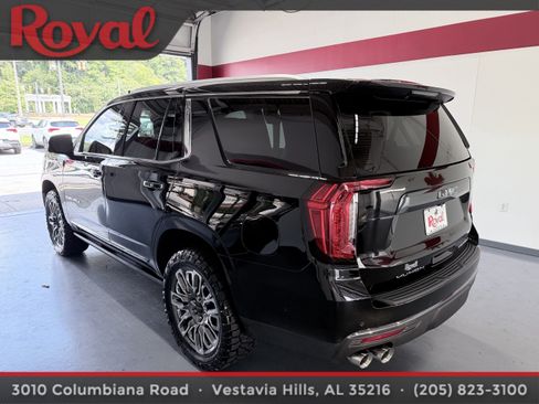 Used 2023 GMC Yukon Denali Ultimate AWD/4WD image 6
