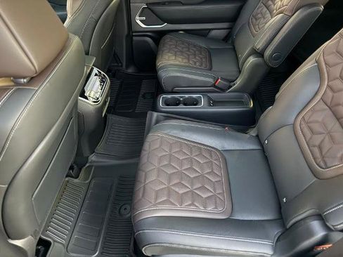 Certified 2025 Nissan Armada Platinum Reserve AWD/4WD image 11