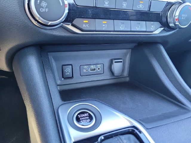 Used 2025 Nissan Sentra SV FWD image 22