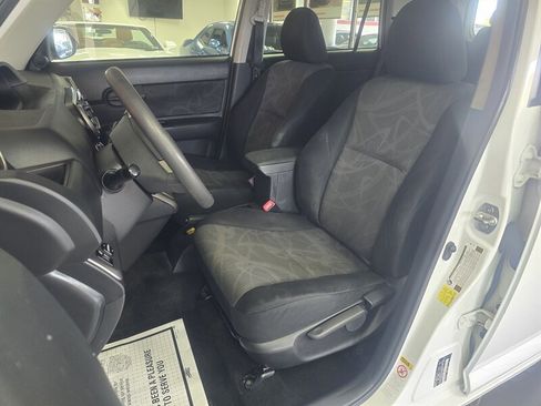 Used 2014 Scion xB image 9