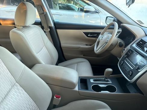 Used 2016 Nissan Altima 2.5 S w/ Power Driver Seat Package FWD image 3
