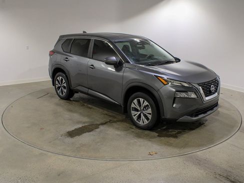 Used 2023 Nissan Rogue SV image 7