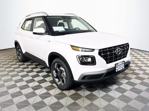 New 2025 Hyundai Venue SEL FWD image 9