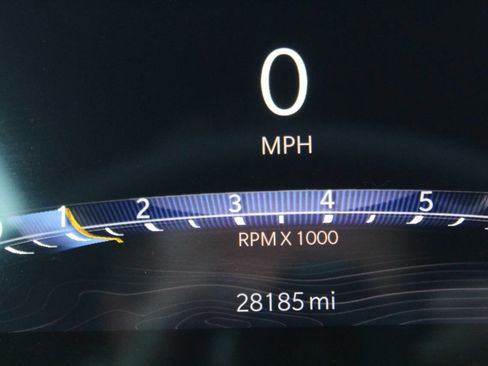 Used 2024 Jeep Grand Cherokee L Laredo image 16