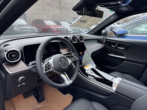 Used 2026 Mercedes-Benz GLC 300 4MATIC image 9