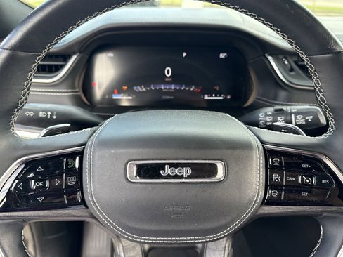 Used 2022 Jeep Grand Cherokee Overland image 15