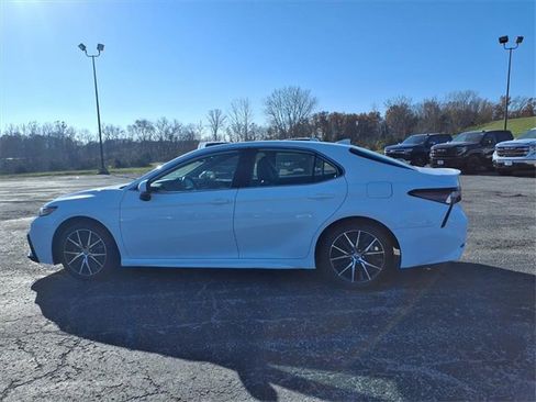 Used 2023 Toyota Camry SE image 23
